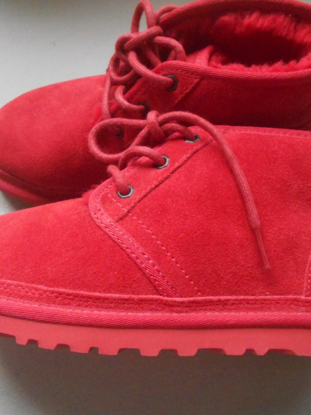 NEW UGG AUSTRALIA NEUMEL 3236 SAMBA RED CHUKKA ANKLE BOOTS, SIZE US 6 M